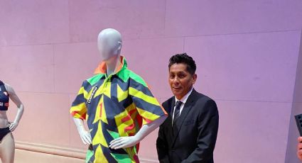 Histórico uniforme de Jorge Campos se exhibe en el Museo de las Artes de París