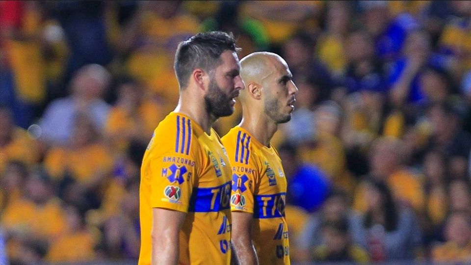 André-pierre Gignac y Guido Pizarro en el Estadio Universitario