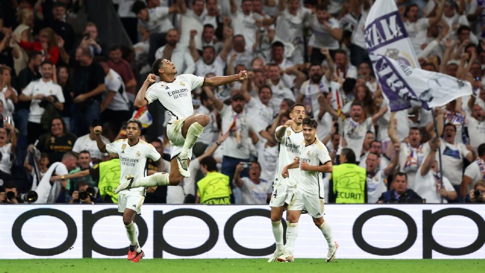 Los jugadores del Real Madrid festejando el gol de la victoria ante el Union Berlin en Champions League.