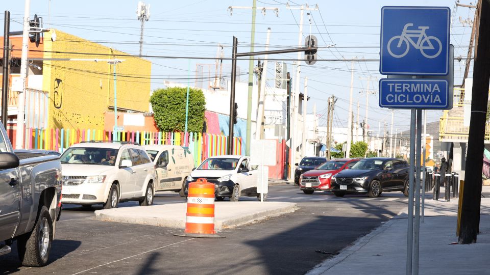 Señalamiento de una de las ciclovías en Nuevo León.