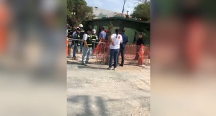 Vecinos de San Pedro confrontan a Miguel Treviño tras retrasos en obras del Casco