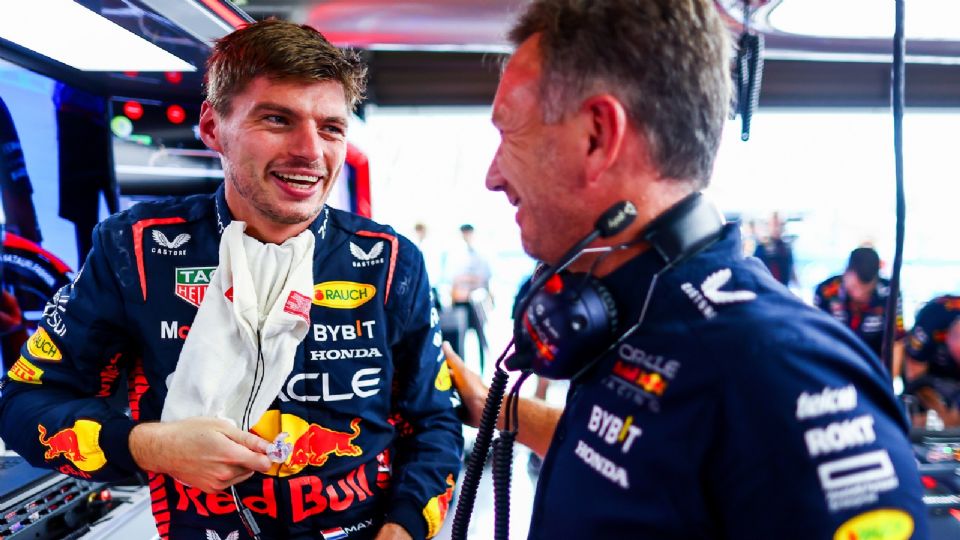 Verstappen dialoga con Horner tras la primera prueba libre del Gran Premio de Japón