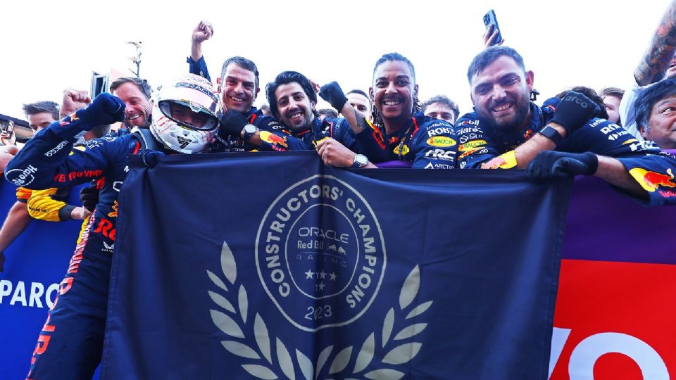 Con el triunfo de Max Verstappen, Red Bull Racing conquistó por segundo año consecutivo el campeonato de Constructores, el sexto en su historia desde el 2005.