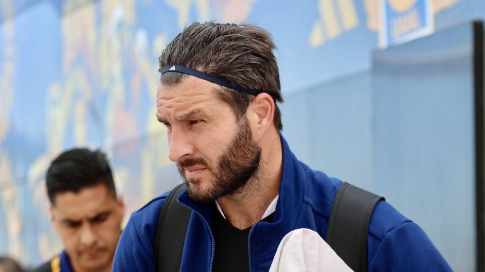 André Pierre Gignac rumbo al viaje del equipo hacia Los Angeles.