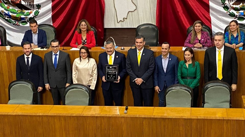 Otorga Congreso reconocimiento a la UANL por 90 aniversario