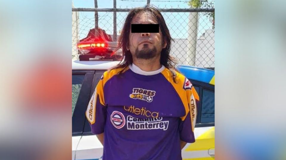 Hombre detenido en Monterrey.