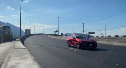 Reportan falta de división en carriles en megapuente de Santa Catarina