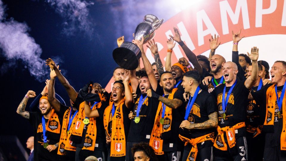 El Houston Dynamo, con Héctor Herrera como capitán, levantó su segunda Copa US Open aprovechando la ausencia de Lionel Messi con el Inter de Miami.