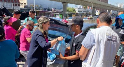 Estado regala comida y medicinas a migrantes en Central de Autobuses