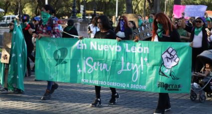 Marchan mujeres a favor del aborto en Monterrey