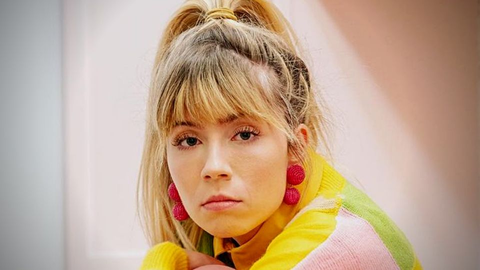 Publica Jennette McCurdy foto llorando