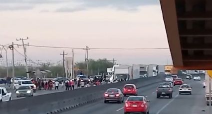 Bloquean en García el Libramiento Noreste por falta de agua