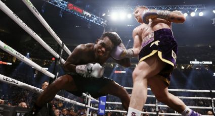 'Canelo’ vence a Charlo y consigue la victoria 60 de su carrera