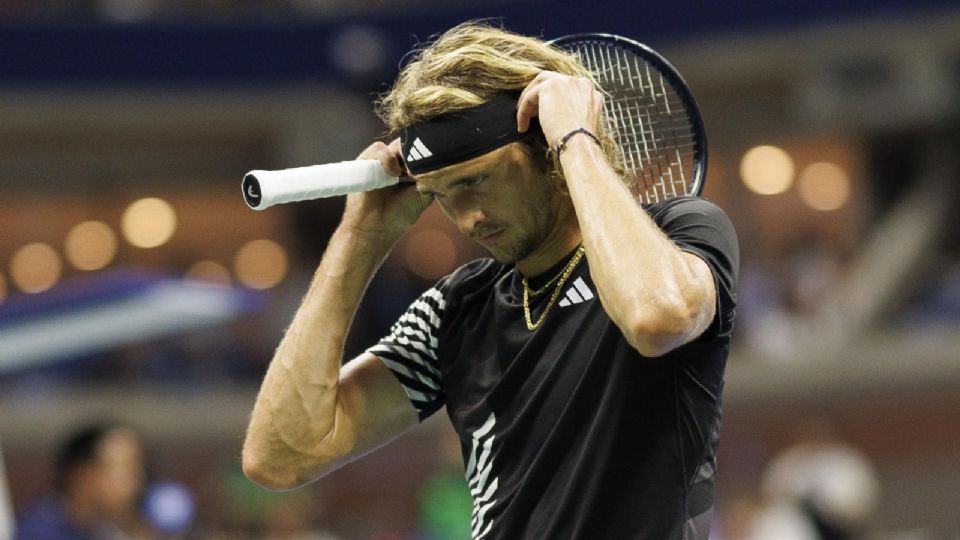 El alemán Alexander Zverev obligó a que se detuviera su partido de Octavos de Final del US Open para pedir que corrieran a un aficionado que gritó una frase relacionada con el nazismo