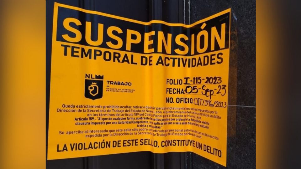 Aviso de suspensión en la oficina.