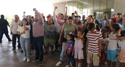 Padres de familia exigen mayor número de aulas escolares en El Carmen