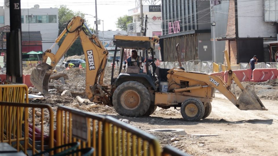 Maquinaria hace trabajos en área del Centrito Valle