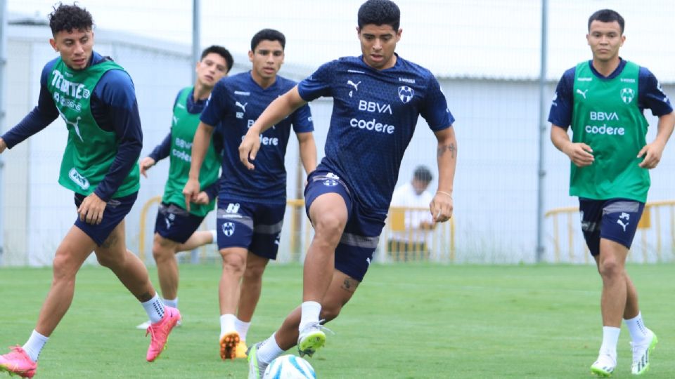 Entrenamiento del primer equipo del Club de Futbol Monterrey