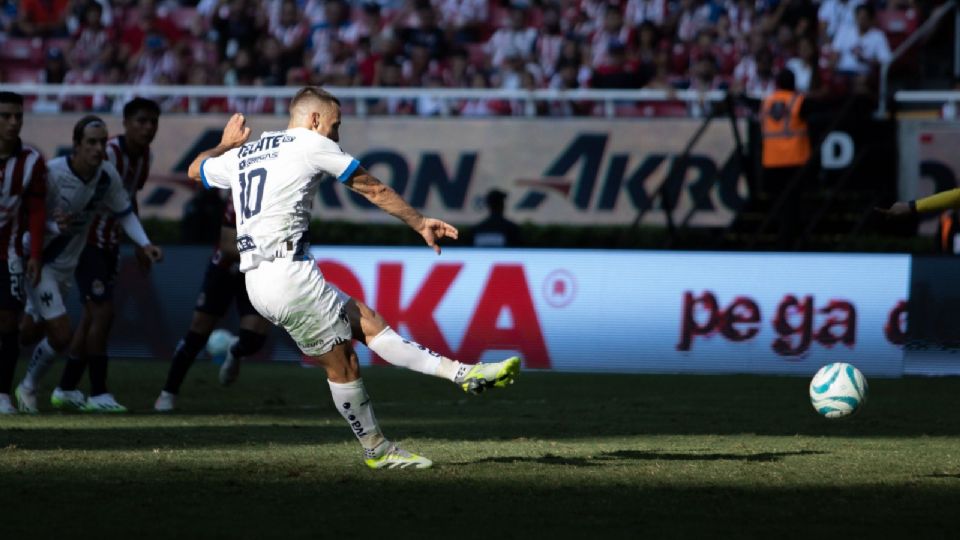 El español Sergio Canales se convirtió en el tirador oficial de penales en Rayados, con lo que puso a fin a las constantes fallas albiazules desde los once pasos