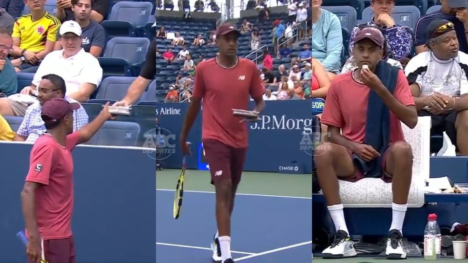 Rajeev Ram recibió un paquete de suchi de la tribuna y lo comió en su banca durante uno de sus descansos en la Semifinal de dobles en el Abierto de Estados Unidos