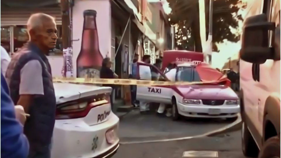 Taxista atropella por accidente a su esposa en la CDMX; fue detenido