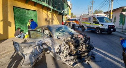 Choque de autos deja un hombre lesionado en Monterrey