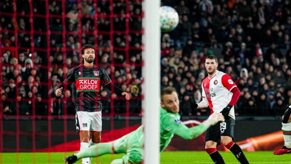 Después de la pausa de actividades en la Eredivise, Feyenoord y Santiago Giménez regresaron a la acción, con anotación del mexicano y empate a 2-2 del equipo ante NEC.