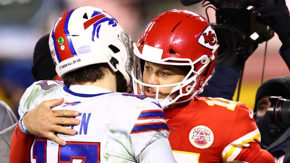 Josh Allen y Patrick Mahomes se enfrentarán una vez más en los playoffs de la NFL, aunque en esta ocasión Mahomes y los Chiefs visitarán a los Bills de Bufalo