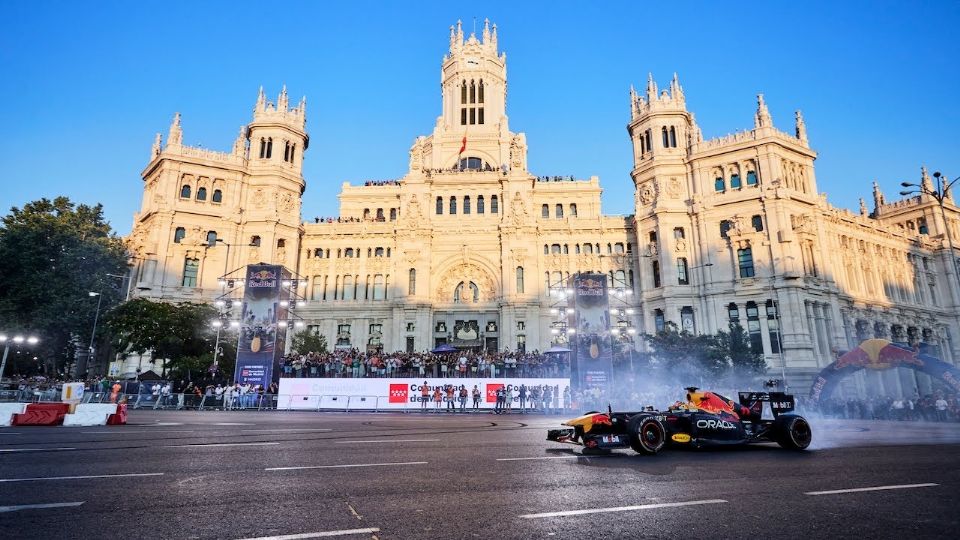 Sergio Pérez realizó hace unos meses un showrun en la ciudad de Madrid