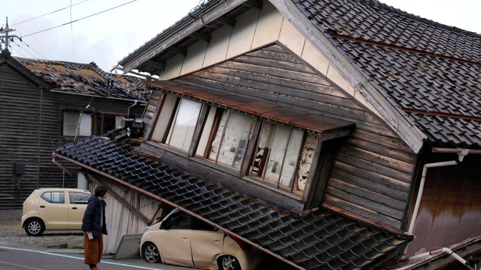 Estragos del temblor en Tohi Town, en la península de Noto, Japón.