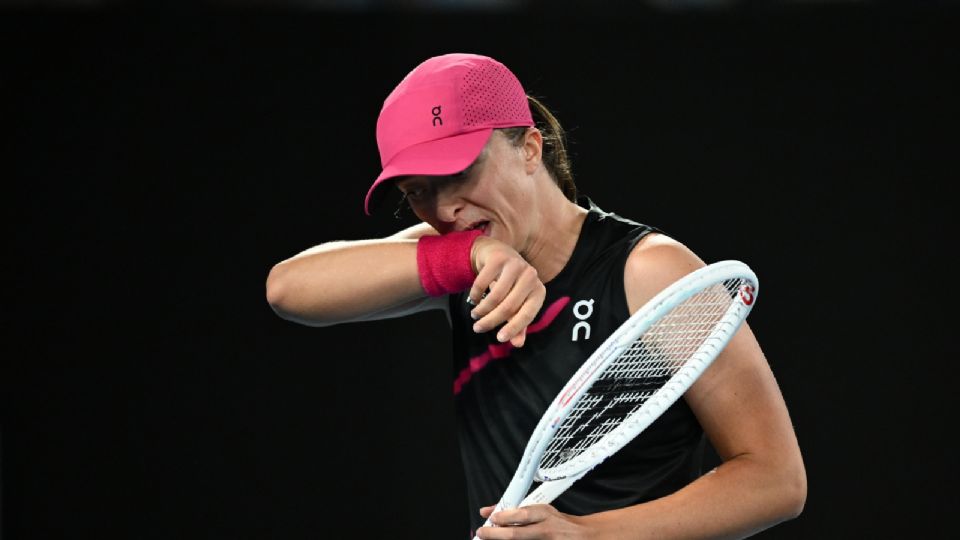 La sorpresa se hizo presente en el Australian Open, luego de que la número uno del ranking, Iga Swiatek, resultó eliminada al caer en la tercera ronda ante Linda Noskova, clasificada 50 de la WTA.