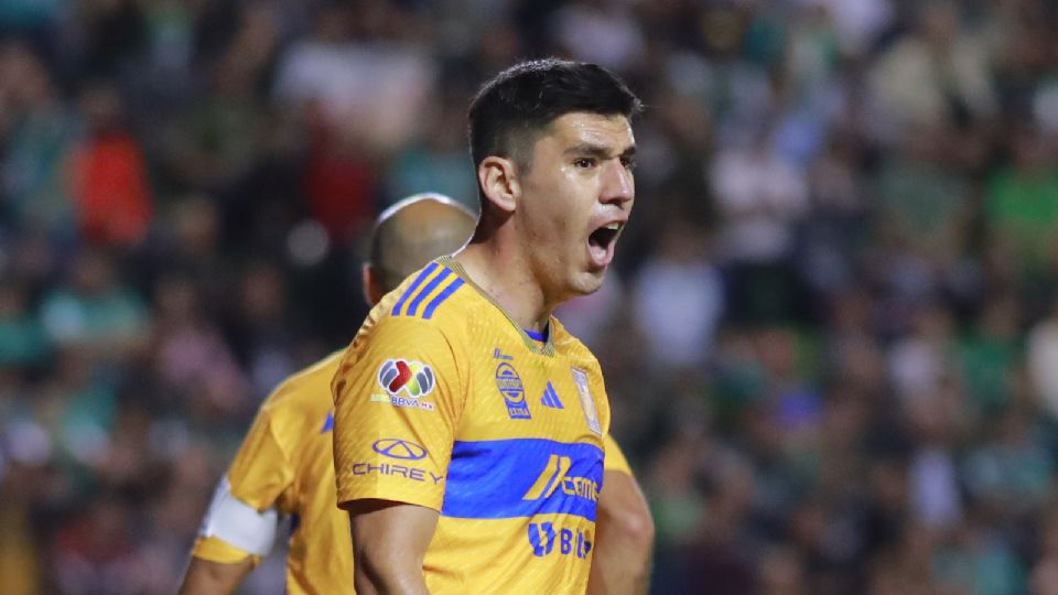 Jesus Angulo del Tigres durante el partido de la jornada 1 del Clausura 2024