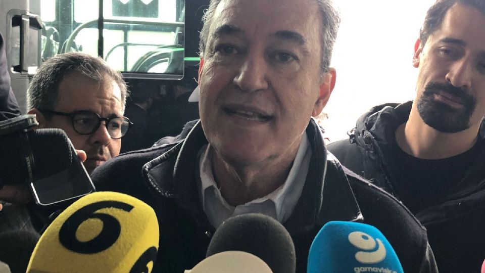 Hernán Villarreal acusó al PRIAN de presuntamente vandalizar unidades nuevas de “Muevo León”.