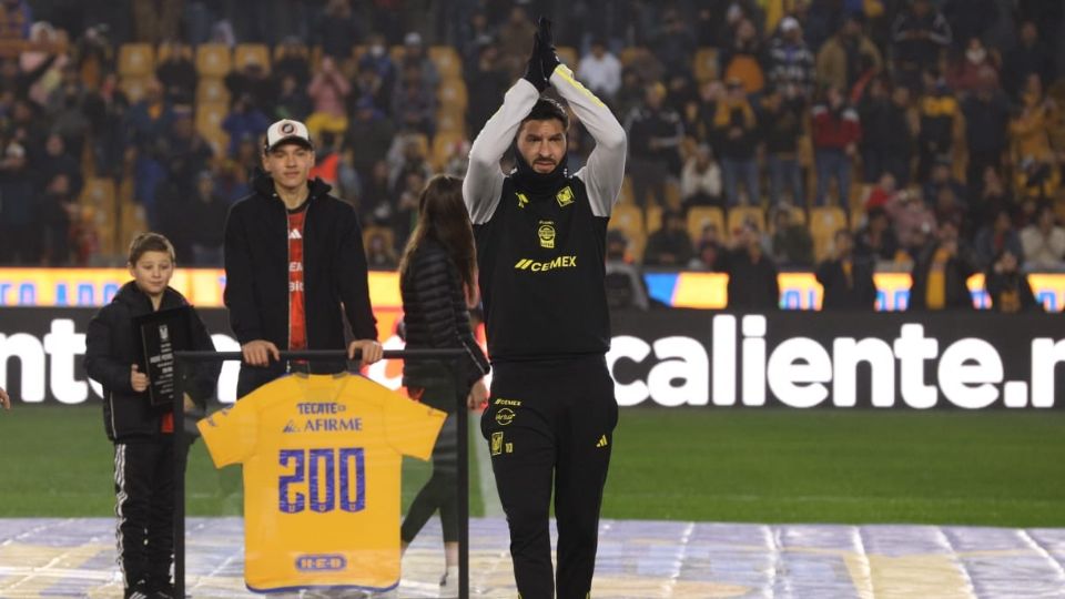 André-pierre Gignac ya alcanzó los 200 goles como jugador de Tigres y el mismo club, junto a la afición auriazul, le rindieron homenaje.