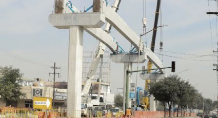 Instalan primera viga de la Línea 6 del Metro en Monterrey