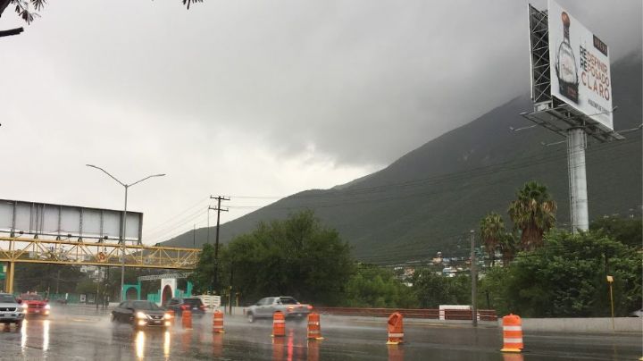 Advierten posibles chubascos y presencia de rayos para Monterrey