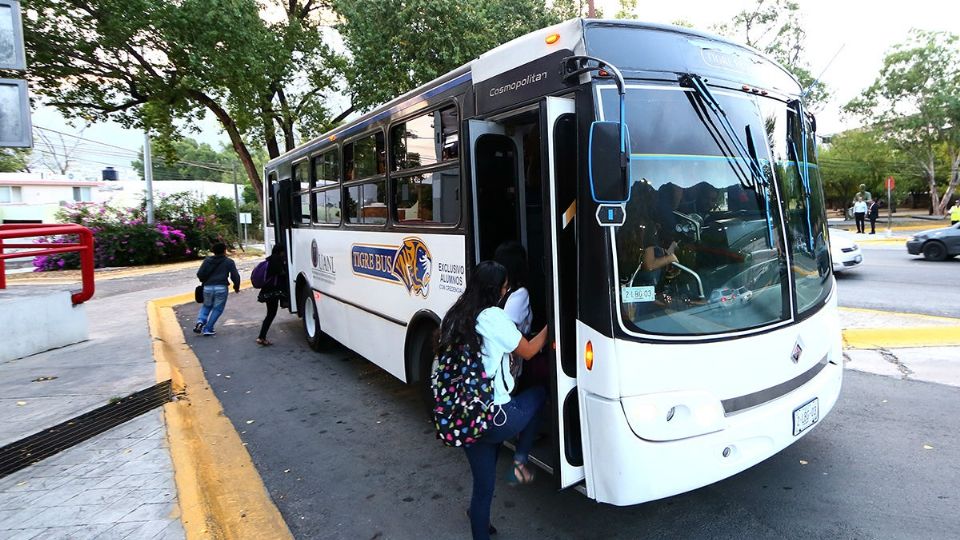 Tigrebus, camión oficial de la UANL | UANL