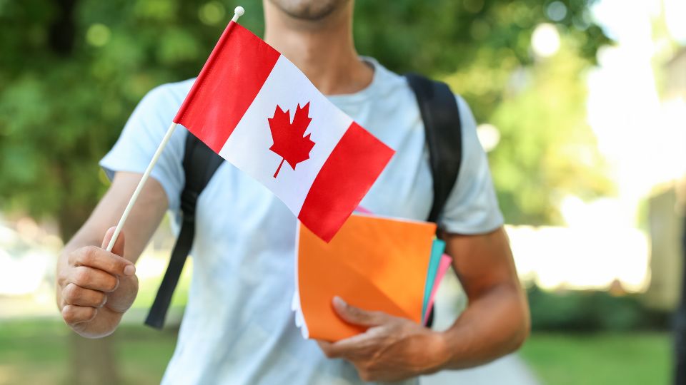 Canadá pondrá restricciones a estudiantes extranjeros