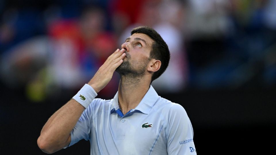 El tenista serbio, Novak Djokovic, sumó su triunfo 33 de manera consecutiva en el Grand Slam de Australia, tras su victoria en los Cuartos de Final ante el estadounidense Taylor Fritz.