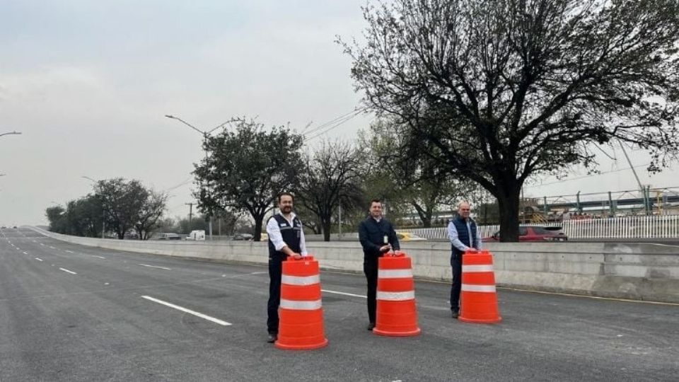 La segunda etapa del puente Churubusco y Vía Tampico, en el sentido de sur a norte, fue entregada por las autoridades del municipio de Monterrey.