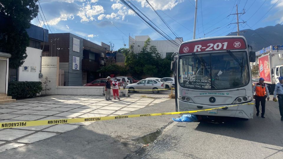 Hombre muere tras ser arrollado por un camión de la ruta 201 en Monterrey