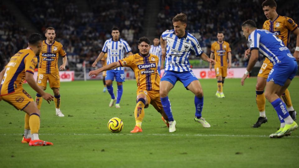 Sergio Canales marcó su primer gol del torneo.