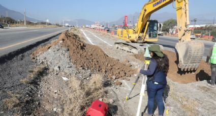 Inician ampliación de carriles en la carretera Monterrey - Saltillo para accesos a Tesla