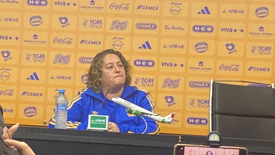 La entrenadora de Tigres Femenil, Milagros Martínez, en rueda de prensa de cara al Clausura 2024