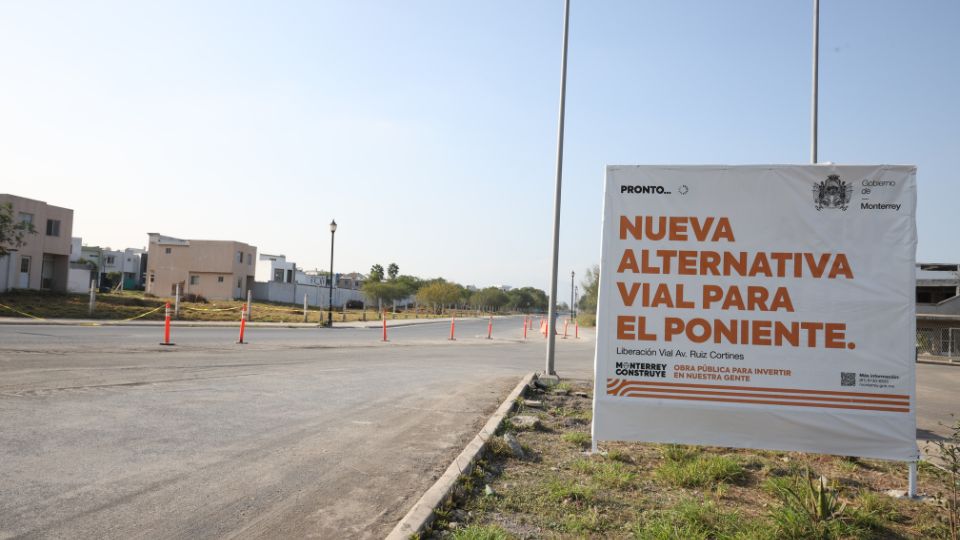 En el lugar ya se encuentran señalamientos del ayuntamiento que la presentan como una “Nueva Alternativa Vial para el poniente'.