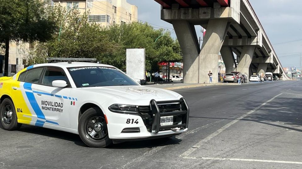 Elemento de Tránsito de Monterrey en avenidas de la ciudad | Facebook / Secretaría de Seguridad de Monterrey 
