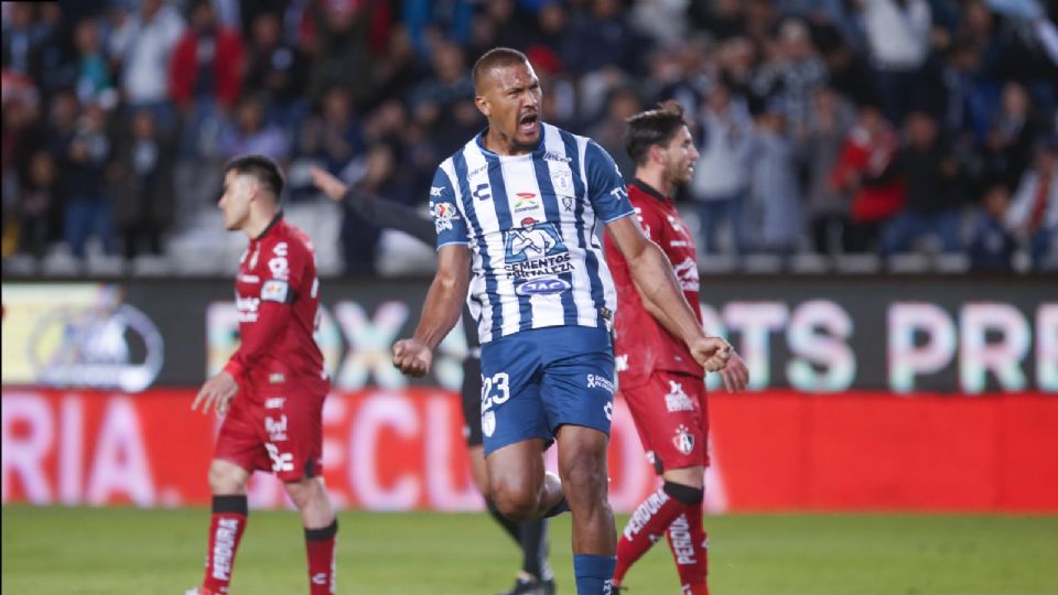 Salomón Rondón festejando uno de sus tantos ante el Atlas.