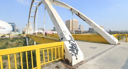 Abandonado, es como luce el Puente del Papa en Monterrey