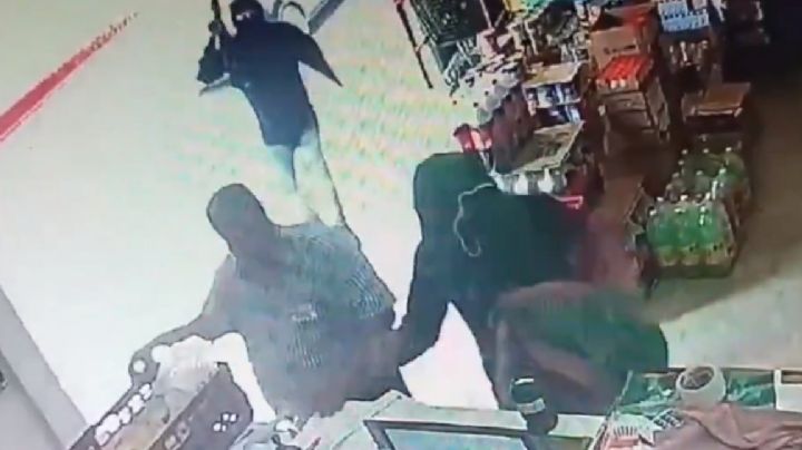 Roban al menos 24 tiendas en Tabasco; policía detiene a 8 involucrados