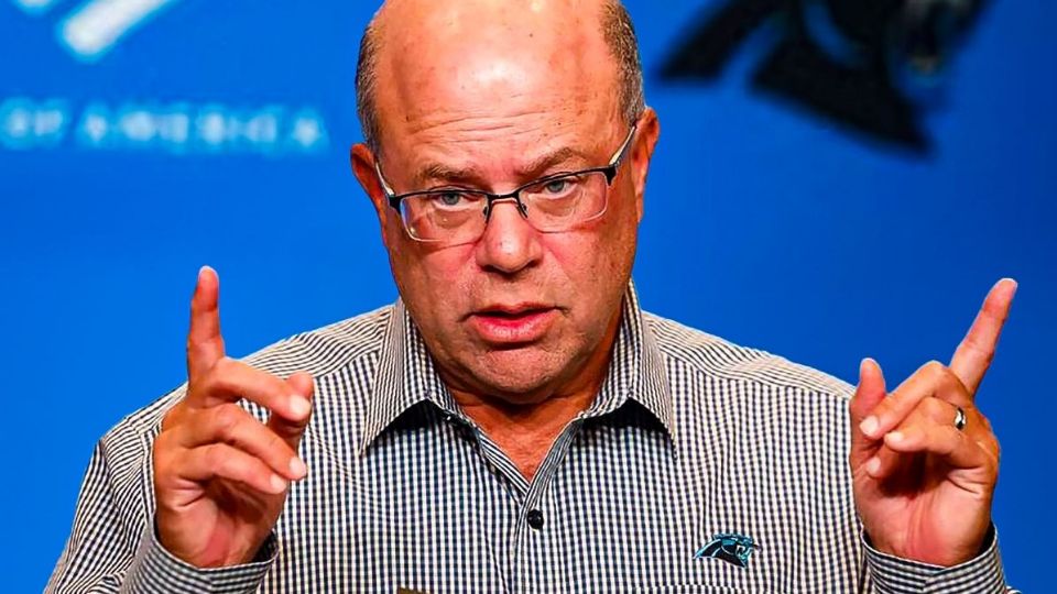 El propietario de los Carolina Panthers, David Tepper, fue multado con 300 mil dólares por lo que la NFL describió como su 'conducta inaceptable' durante la derrota ante los Jacksonville Jaguars.